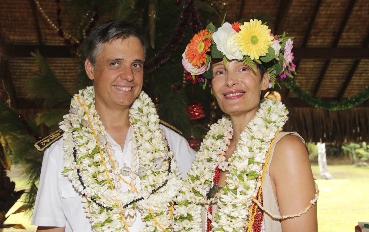 Nana Monsieur et Madame le Haut-Commissaire!