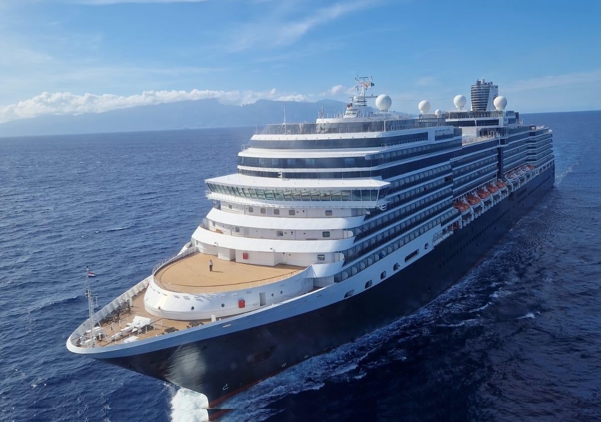 Départ de feu signalé à bord d’un navire de croisière au large de Moorea