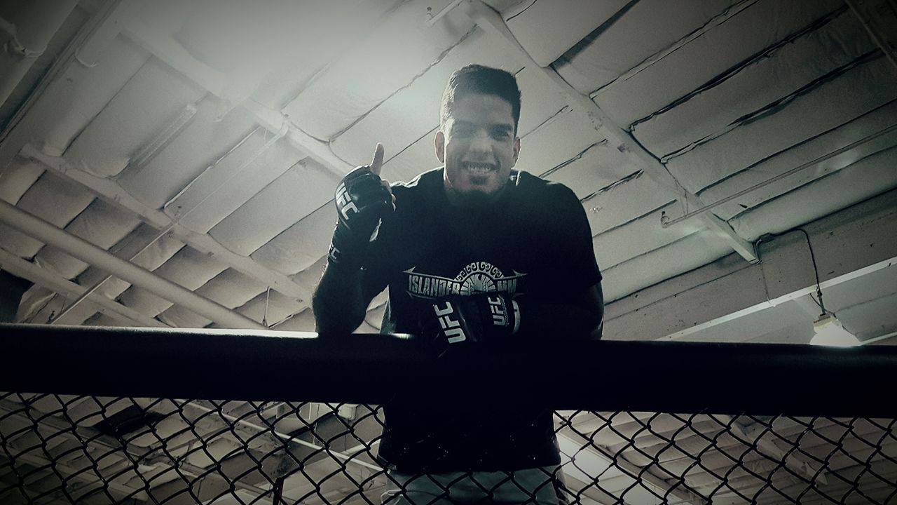 "La cage est juste un espace adapté au MMA"