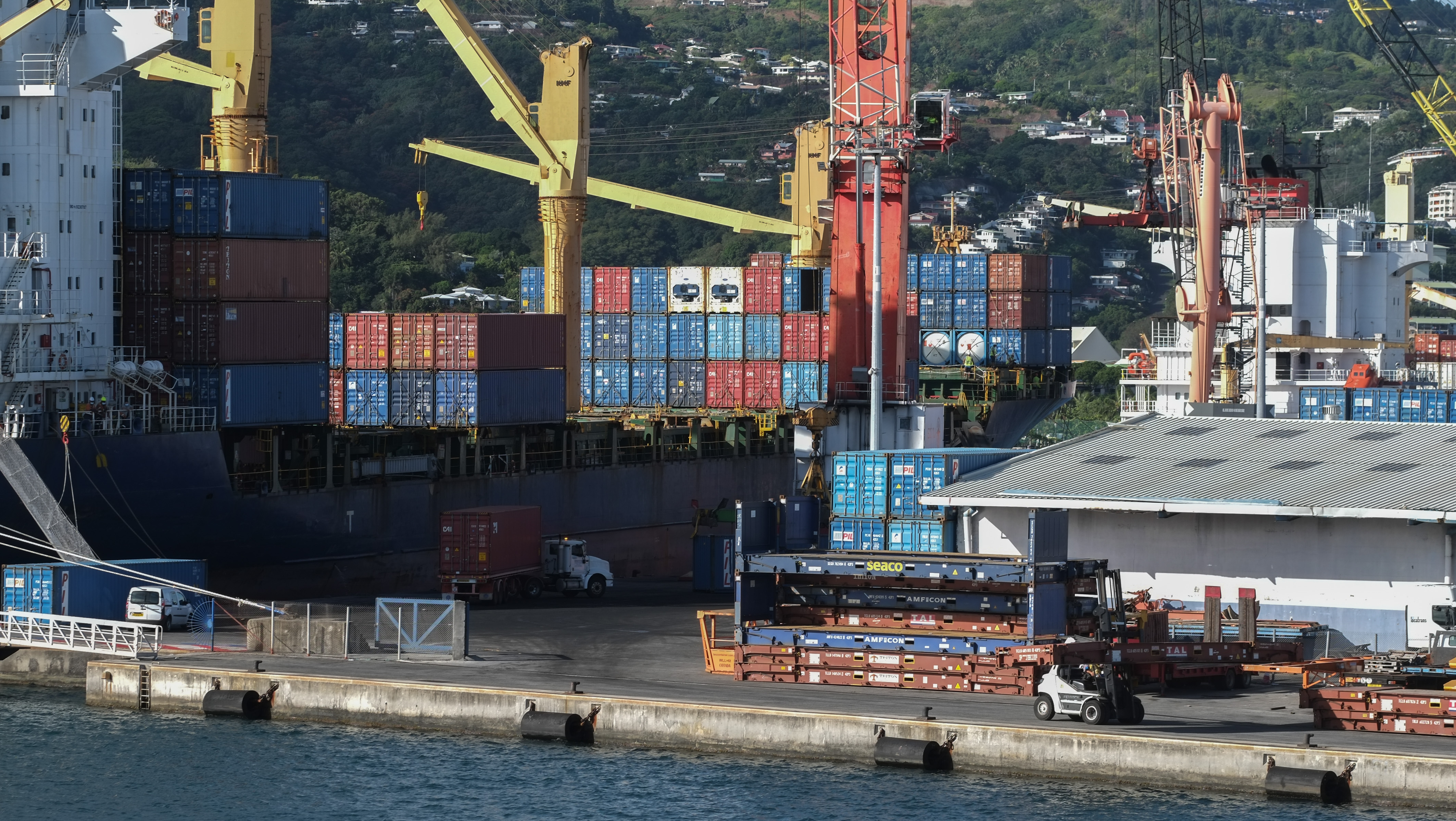 Un déficit de la balance commerciale plus élevé