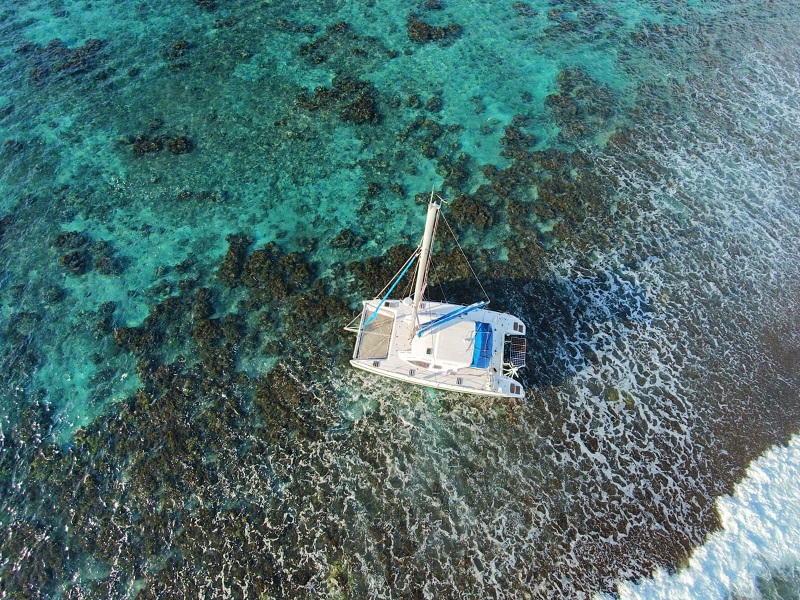 Catamaran échoué à Moorea : aucune pollution constatée