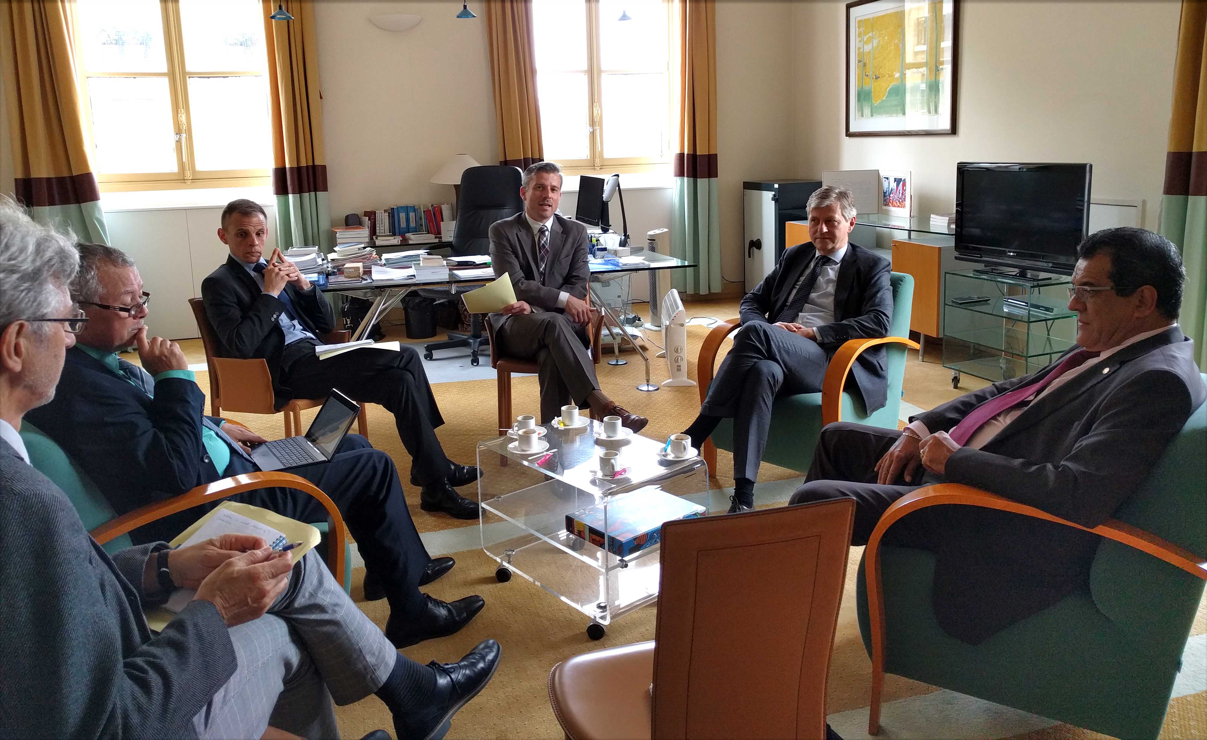 Edouard Fritch, mercredi, avec avec les responsables diplomatiques de l’Etat auprès de l’ONU.