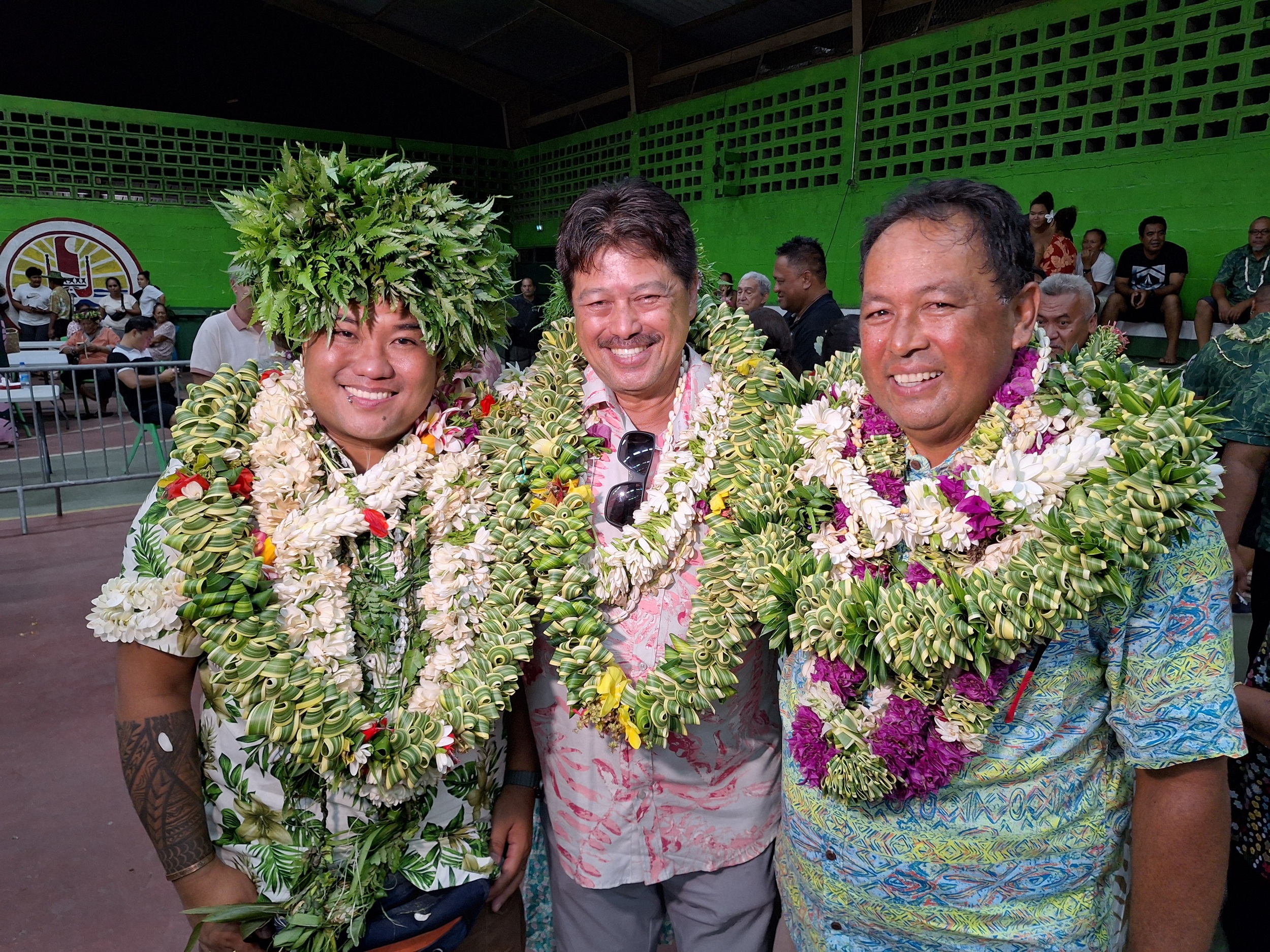 De gauche à droite : Randy Li Chin Foc, Faana Taputu et Milton Parker de la liste Ensemble pour demain (Crédit : Anne-Charlotte Lehartel).