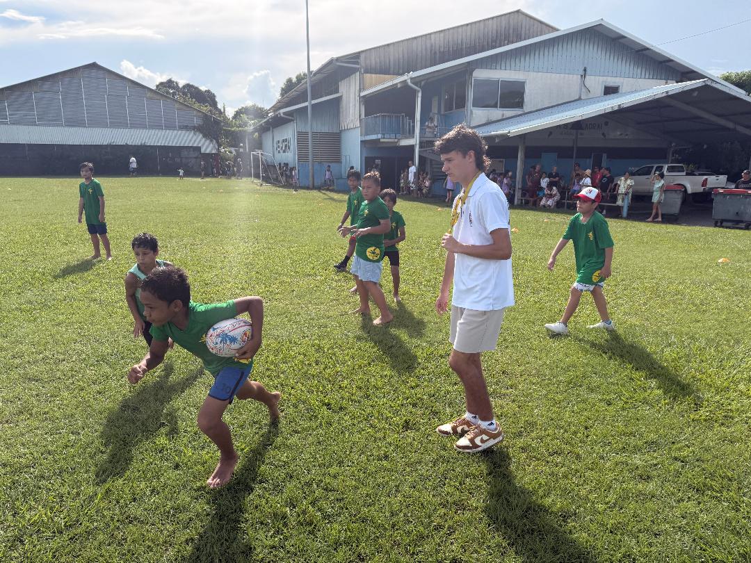 Les enfants ont pratiqué du très beau rugby.