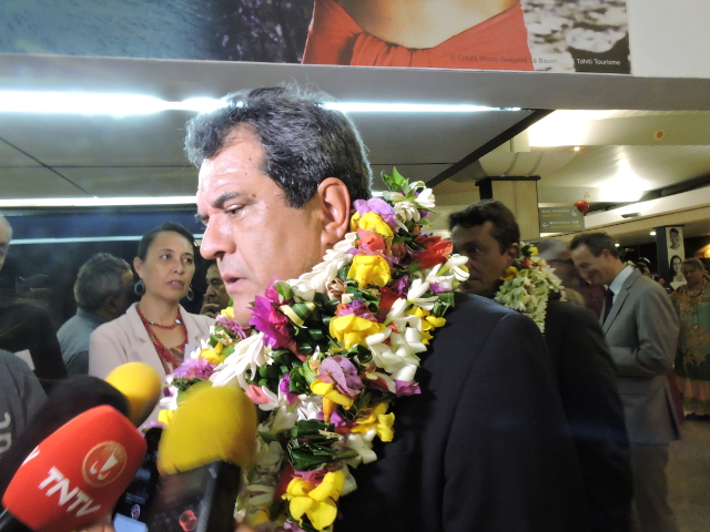 Edouard Fritch a multiplié les réunions de travail au cours de sa semaine de mission à Paris. Il est attendu de retour à Tahiti vendredi soir  avec l'assurance, notamment, d'une modification très prochaine du décret d'application de la loi Morin.