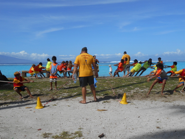 Une des épreuves sportives de la journéé : le "huti taura"
