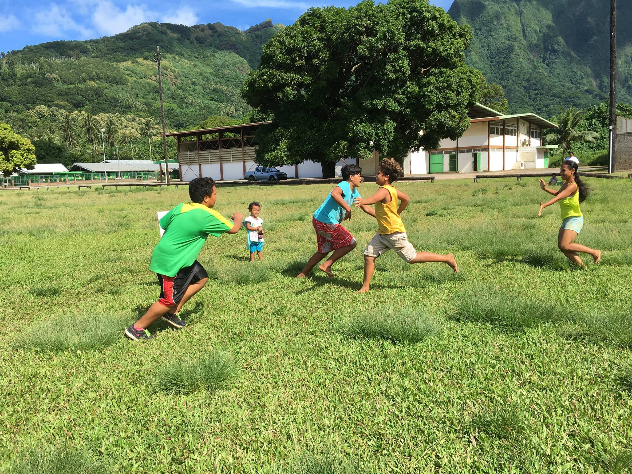 La journée s'est terminée avec des jeux sur le parcours des déchets. [Photo Facebook Commune de Moorea-Maiao]