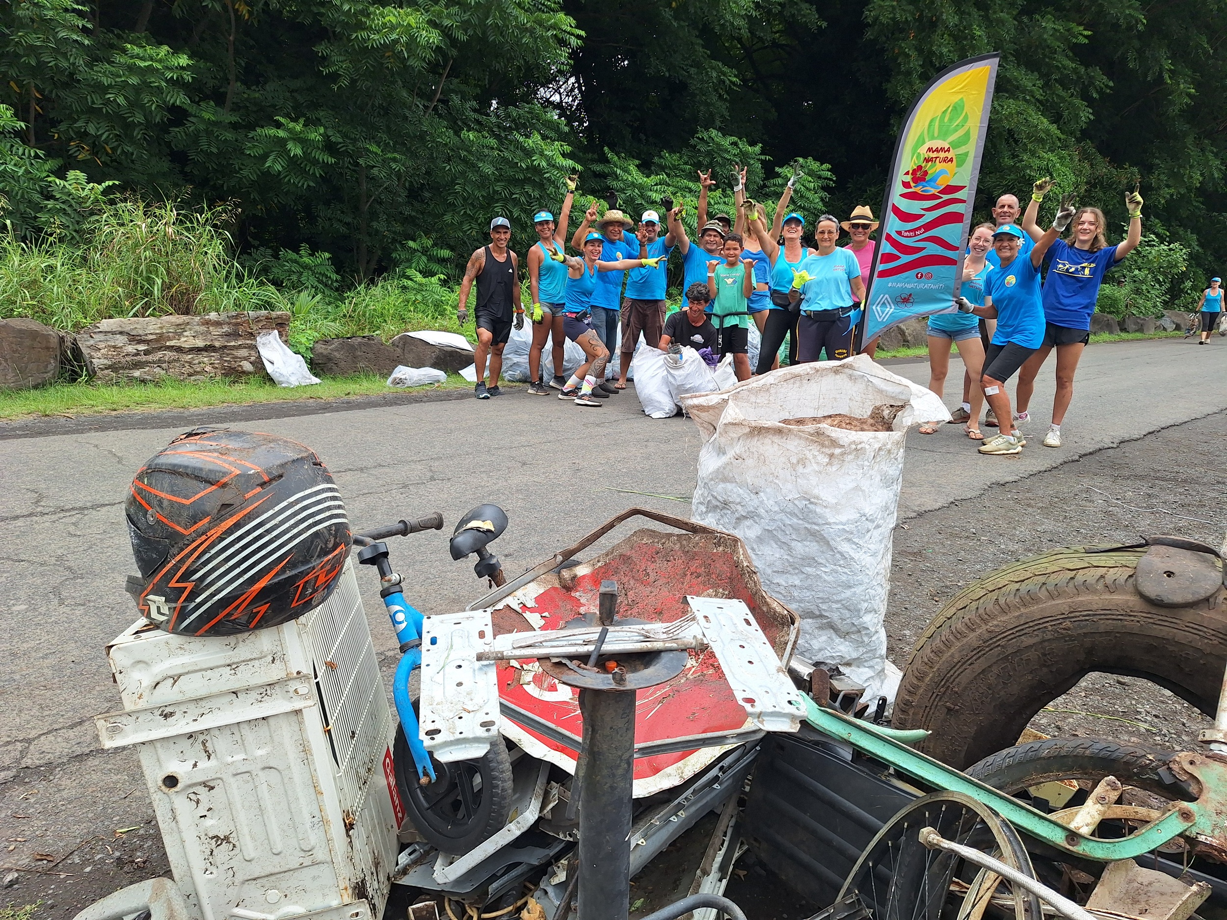 Des arbres contre les déchets à Papara