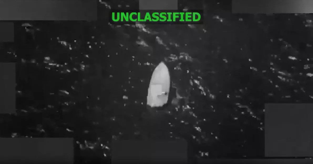 Deux morts dans une frappe américaine contre un bateau de narcotrafiquants présumés (armée)