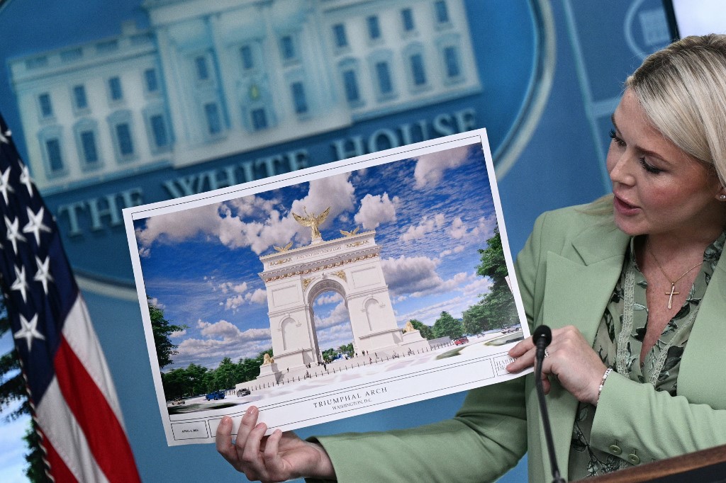 L'arche monumentale voulue par Trump à Washington officiellement baptisée