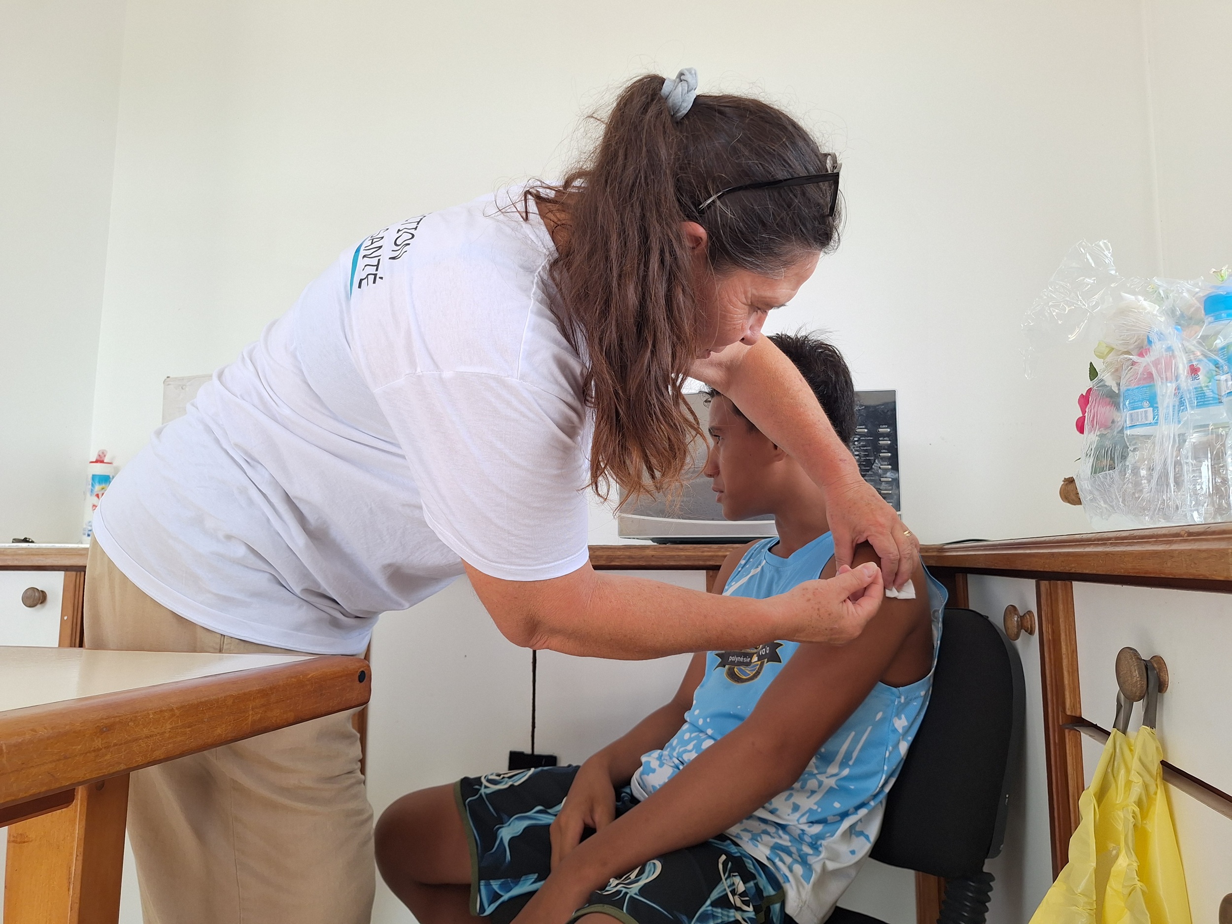 La vaccination protège les filles et les garçons de différents cancers.