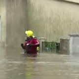 Inondations en France: deux braqueurs tentent de s'enfuir à la nage