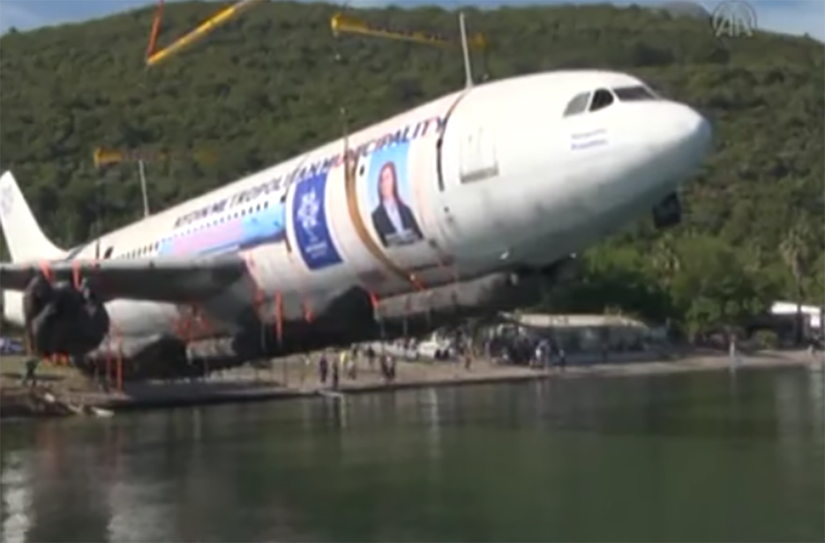 La Turquie fait couler un airbus pour encourager la plongée