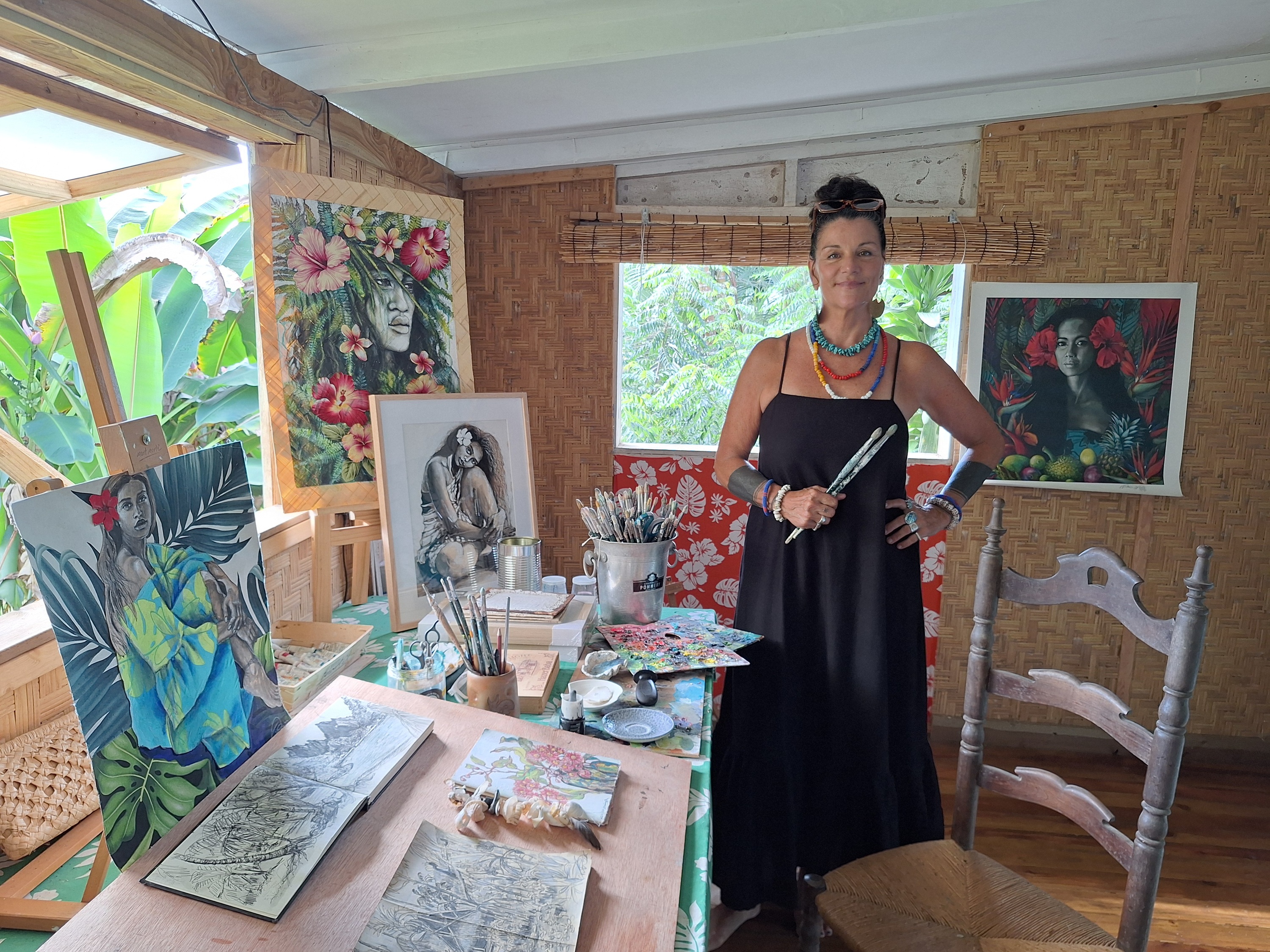 Tania Wursig a installé son atelier en pleine nature, à la Presqu’île (Crédit : Anne-Charlotte Lehartel).