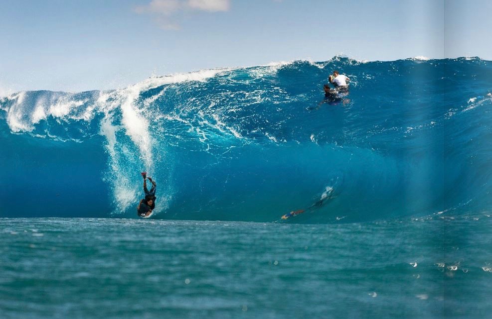 La passe de Taapuna est le terrain de jeu des surfeurs de l'extrême comme Matahiarii Tehahe, le chargeur de Sapinus