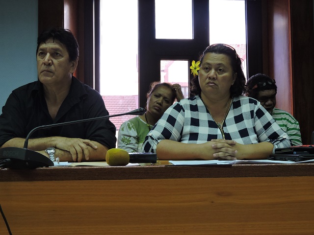 Patrick Taaroa, secrétaire général de la CSIP, aux côtés de Vaitea Le Gayic, première secrétaire générale.