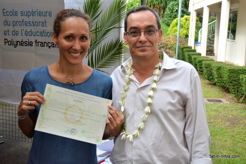 Titaina, avec le directeur de l'UPF, Eric Conte