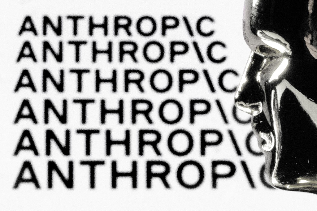 Anthropic rend publique son IA la plus puissante, bridée pour la cybersécurité et les risques biologiques