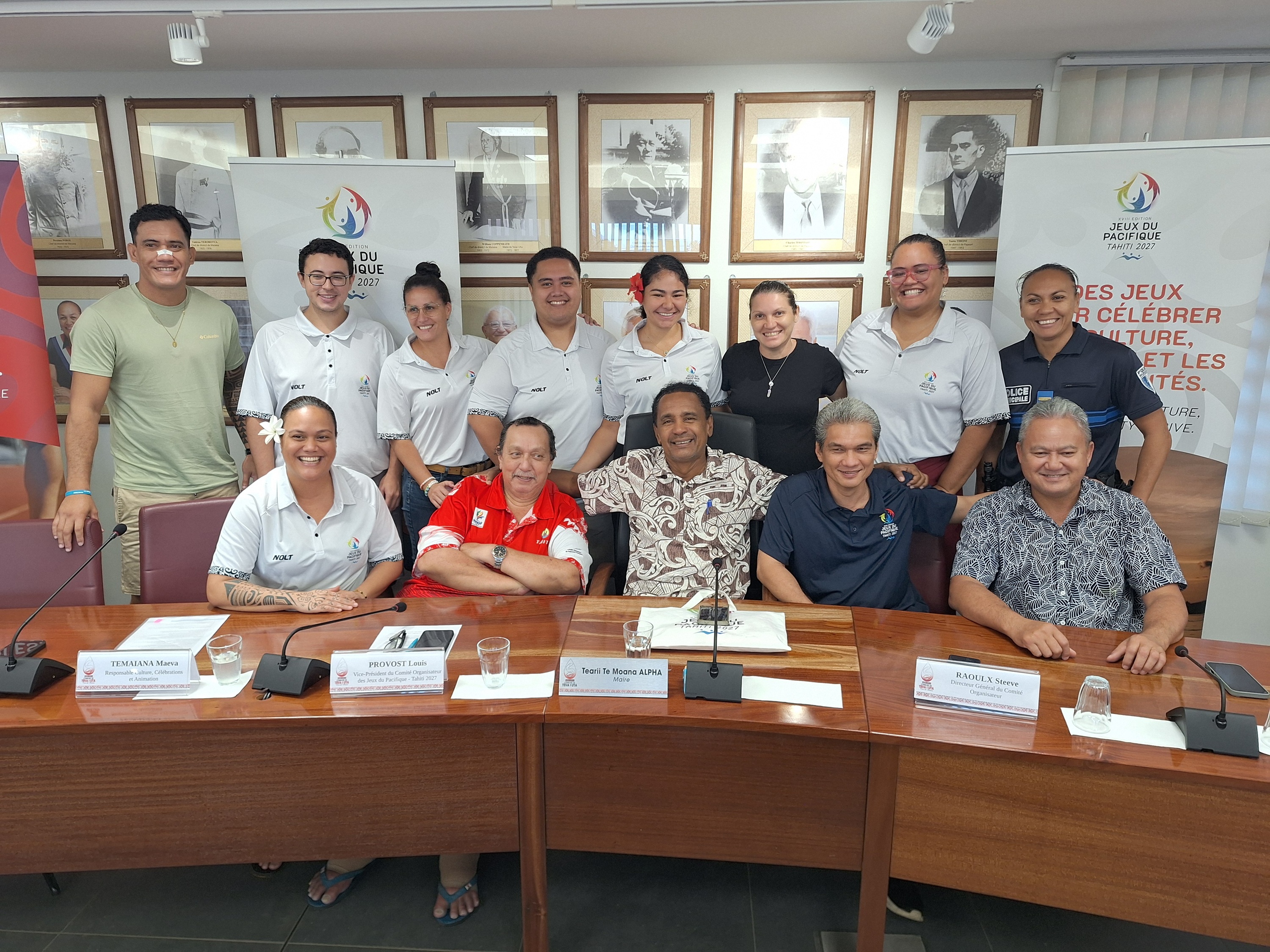 Une convention a été signée vendredi à la mairie de Mataiea en présence de l’équipe de Tahiti 2027 (Crédit : Anne-Charlotte Lehartel).