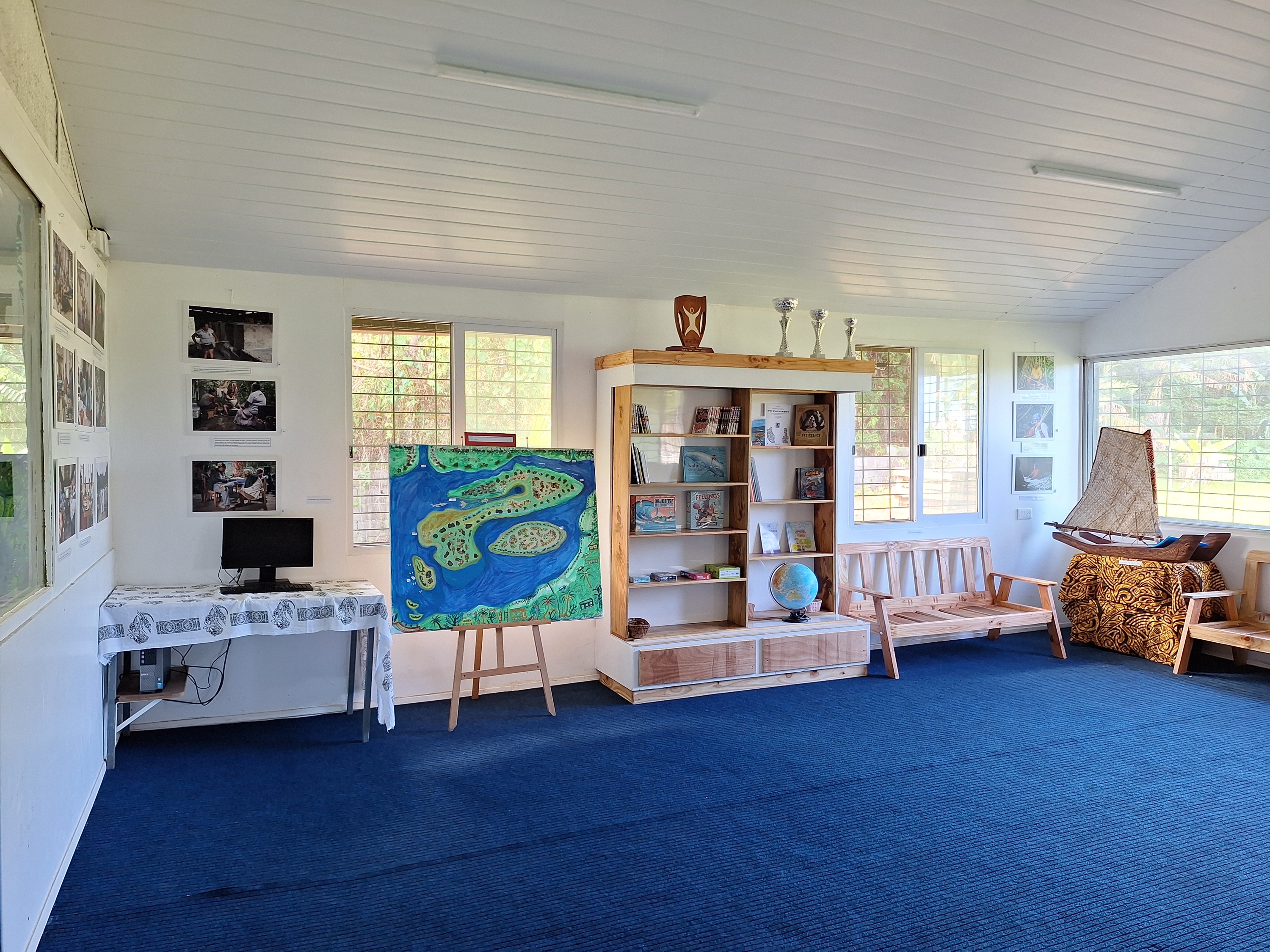 Une salle propice à la lecture, et plus largement à l’épanouissement des élèves (Crédit photos : Anne-Charlotte Lehartel et Commune de Taiarapu-Ouest).