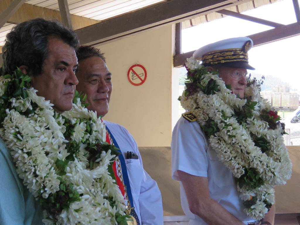 Le Haut-Commissaire et le Président du Pays ont été accueillis par le Maire de Hiva Oa, M. Etienne TEHAAMOANA