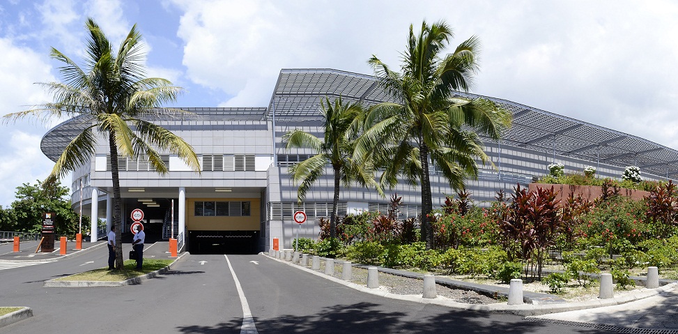Le bâtiment du cyclotron divise  