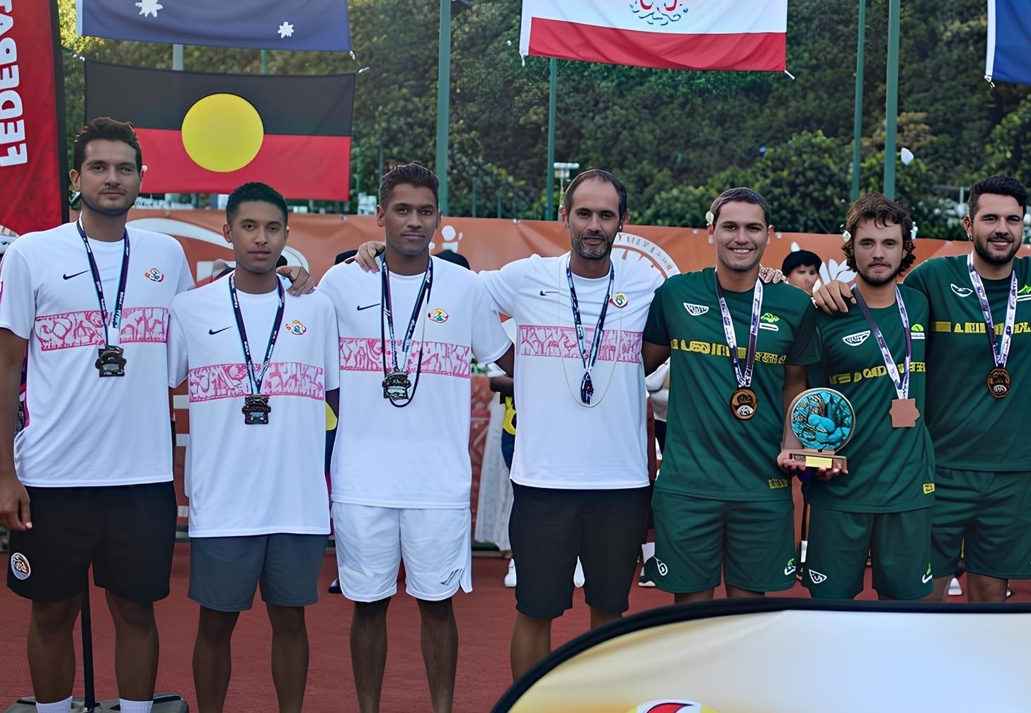 L’Australie (en vert) a survolé le tournoi hommes mais Tahiti 1 avec Antoine Voisin, Heimanarii Laisan, Reynald Taaroa et leur entraîneur Patrice Cotti a réalisé un solide parcours jusqu’en finale.