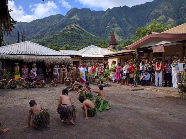 Une délégation du gouvernement et le haut-commissaire étaient présents pour l'inauguration du nouveau musée de Ua Huka.