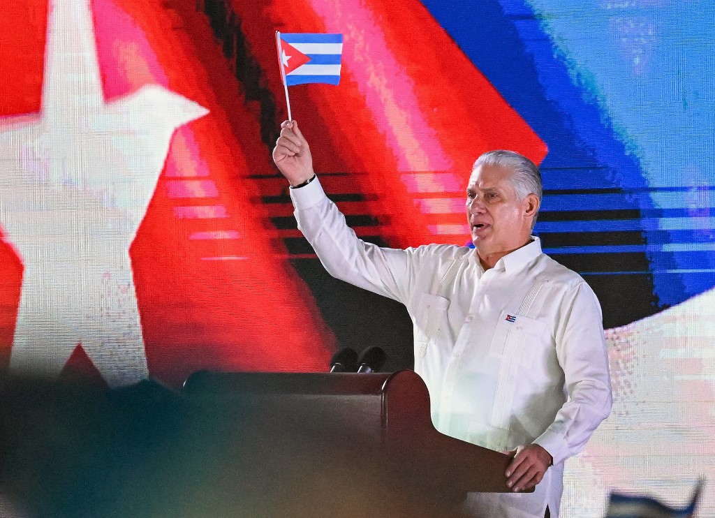 Le président de Cuba accuse les Etats-Unis de vouloir "s'approprier" l'île