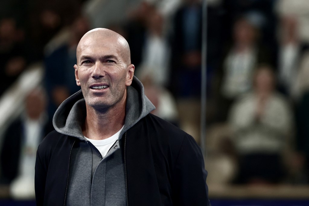 Foot: le jour J pour Zidane, grand favori de l'après-Deschamps