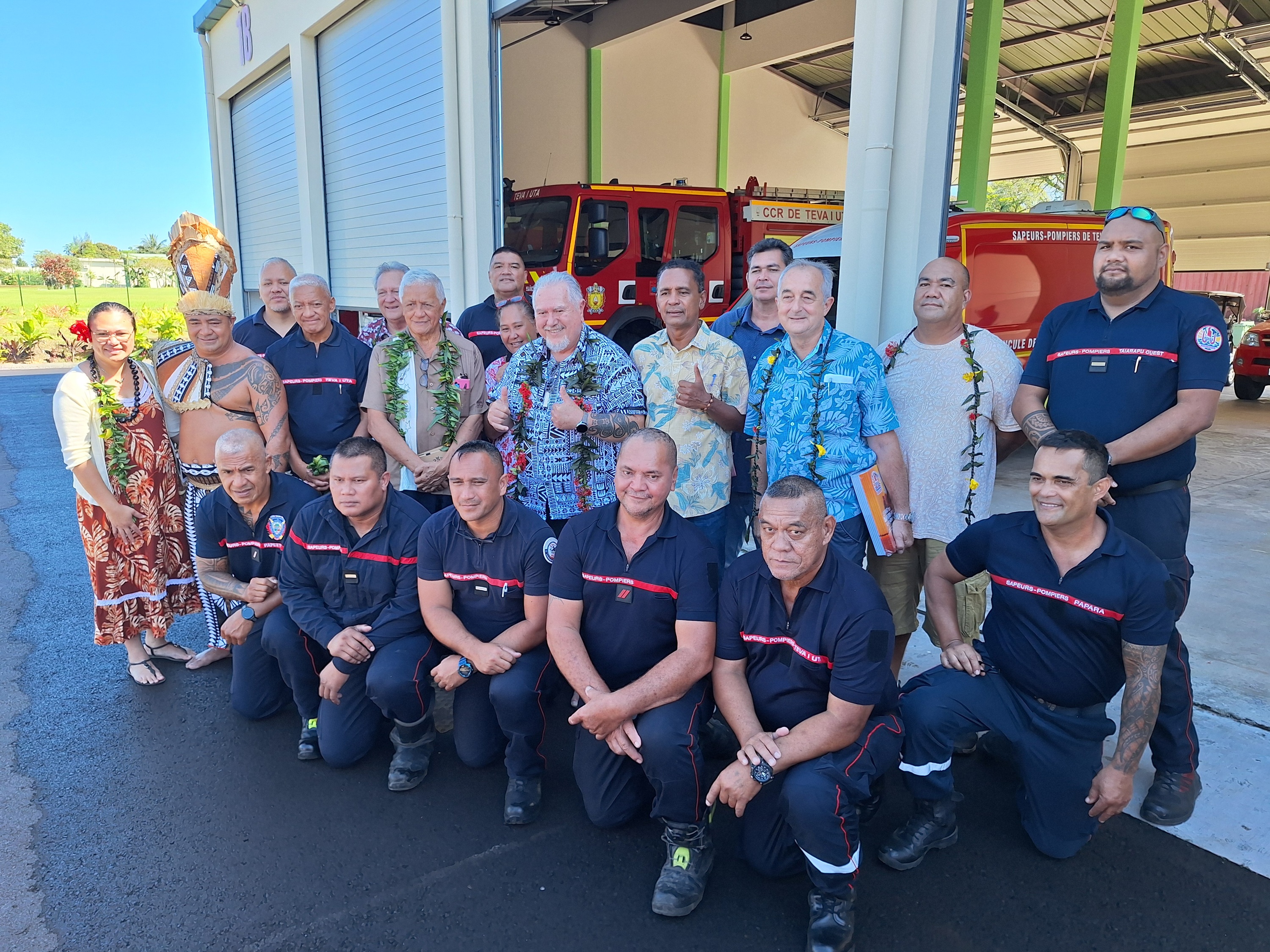 Des pompiers de Taiarapu-Ouest, Taiarapu-Est, Teva i Uta, Papara, Paea, Faa’a, Papeete, Mahina, Moorea et Huahine vont rejoindre le front des incendies (Crédit : Anne-Charlotte Lehartel).
