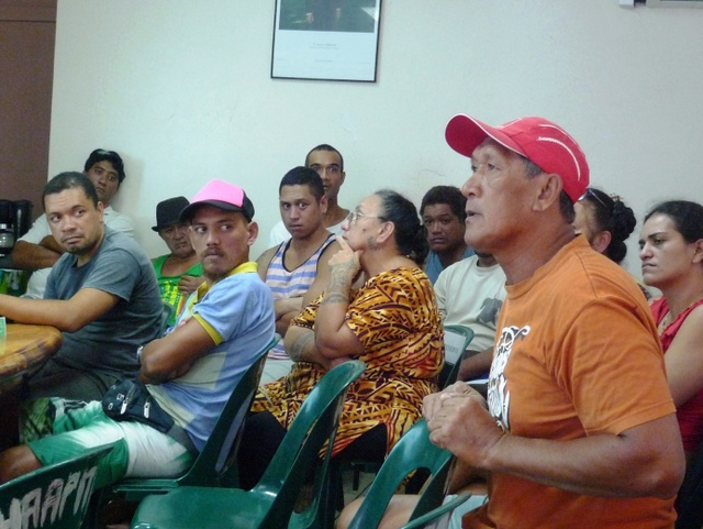 Réunion de pécheurs (début 2016)dans le cadre de la révision du PGEM à Afareaitu.