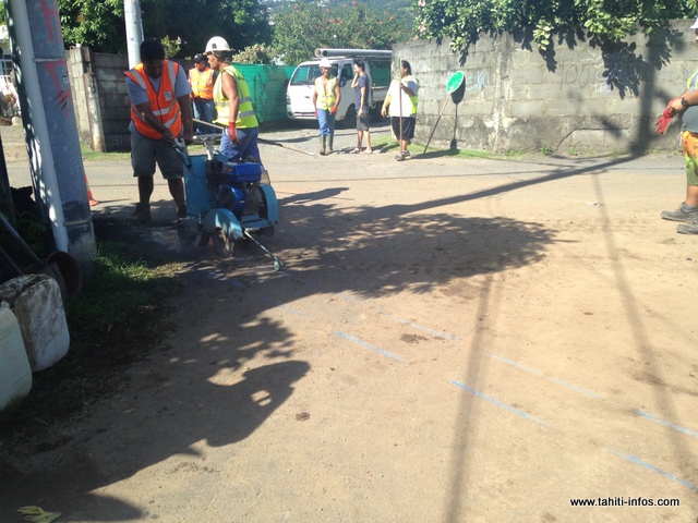 Un nouveau tuyau en plastique sera installé sur un tronçon de 30 mètres. L'ancienne canalisation sera condamnée