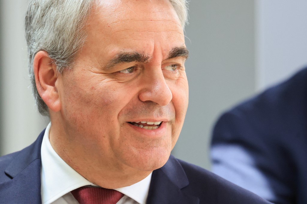 Présidentielle: Xavier Bertrand fait un pas de plus vers une candidature