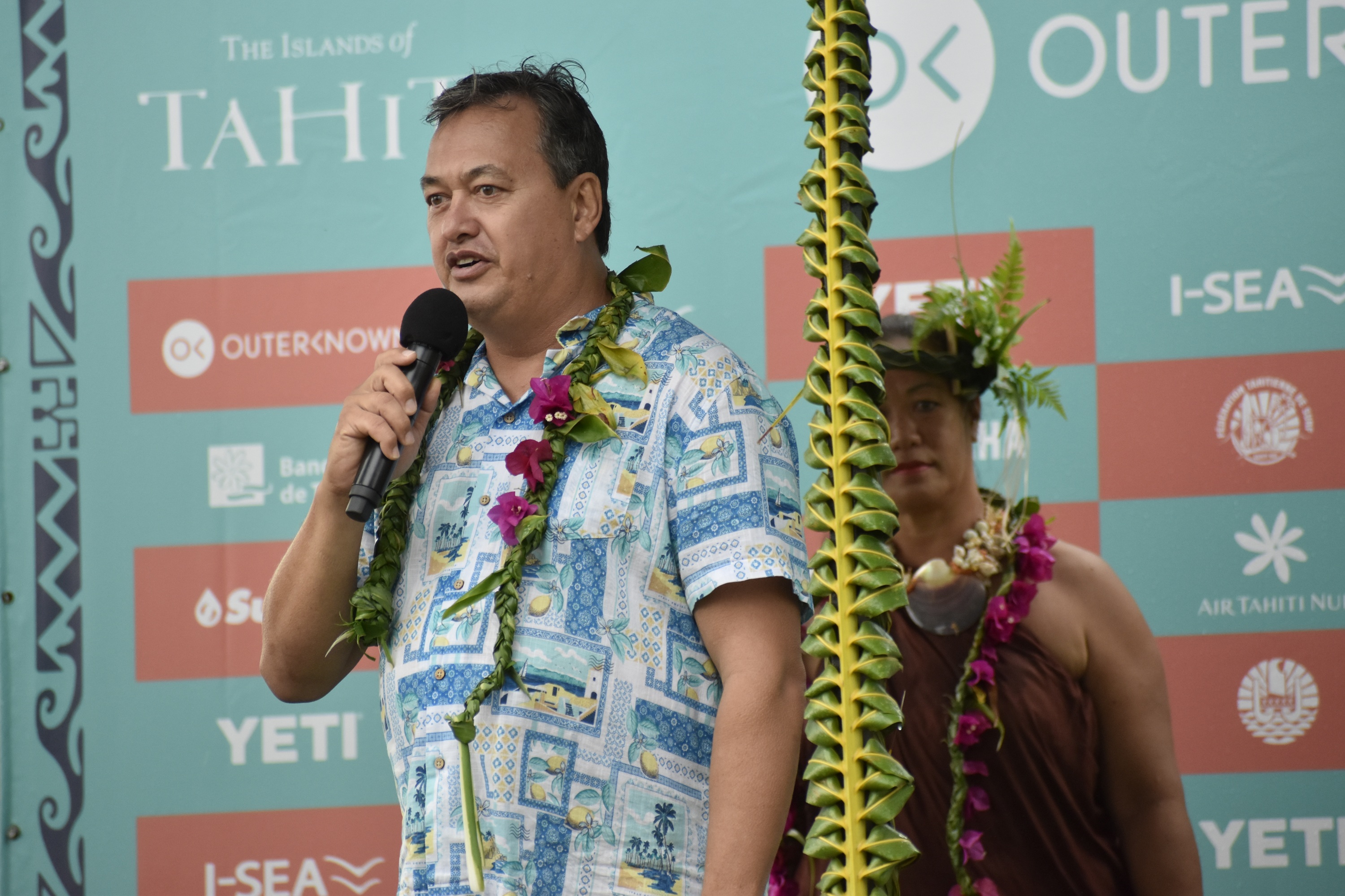​Outerknown Tahiti Pro – Les surfeurs entrent dans la danse