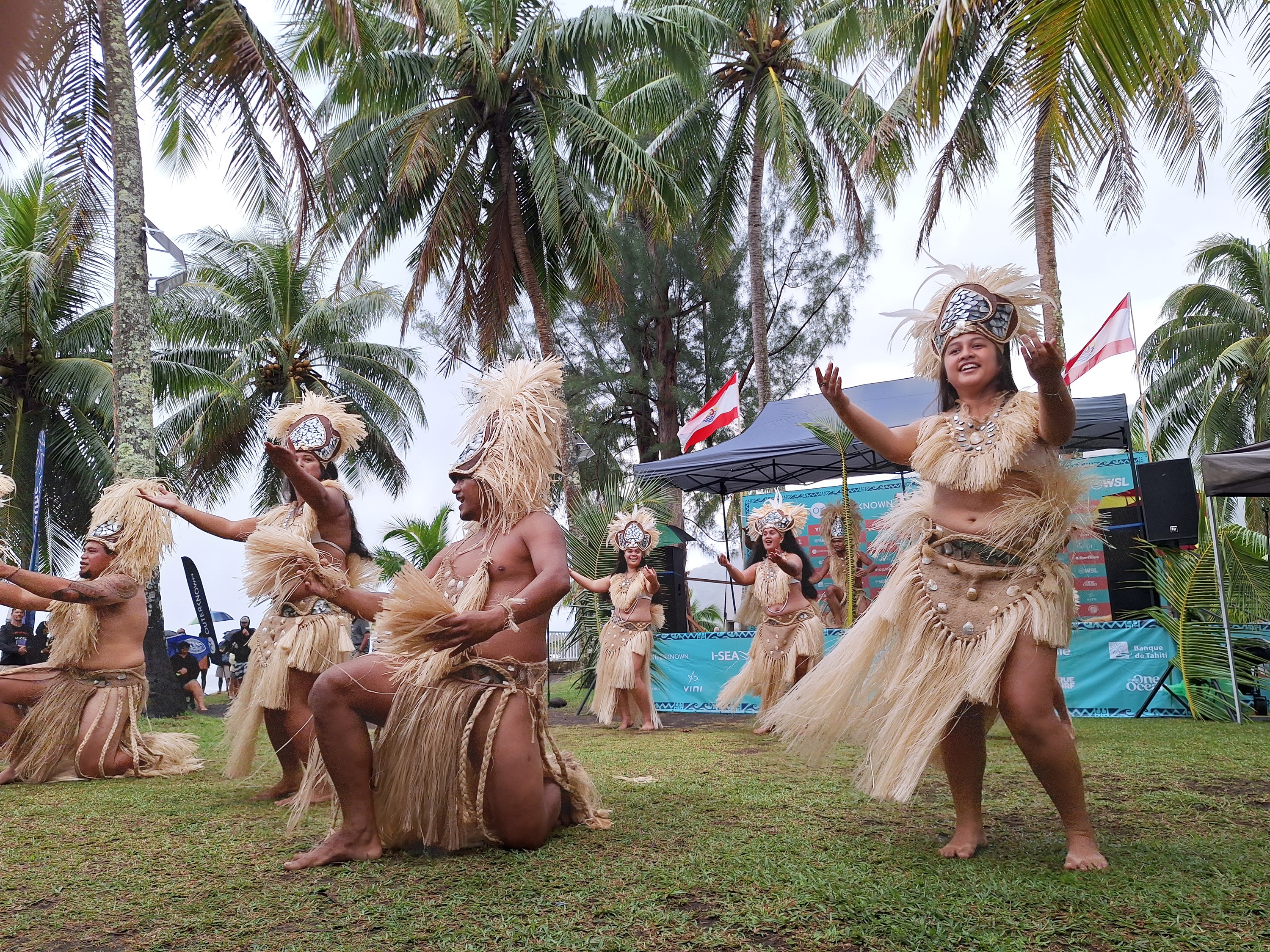 ​Outerknown Tahiti Pro – Les surfeurs entrent dans la danse