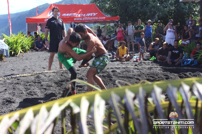 Lutte : Le « BeachWrestling » ne désemplit pas