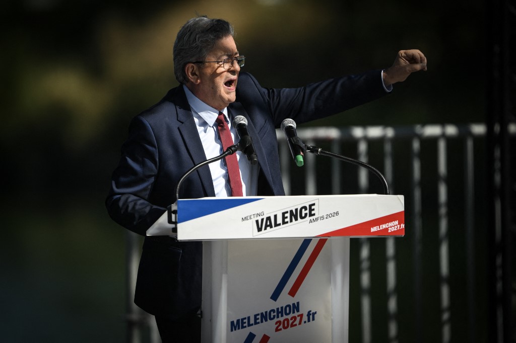 Présidentielle: un sondage confirme la dynamique de Mélenchon, Philippe reste légèrement devant (Ifop)