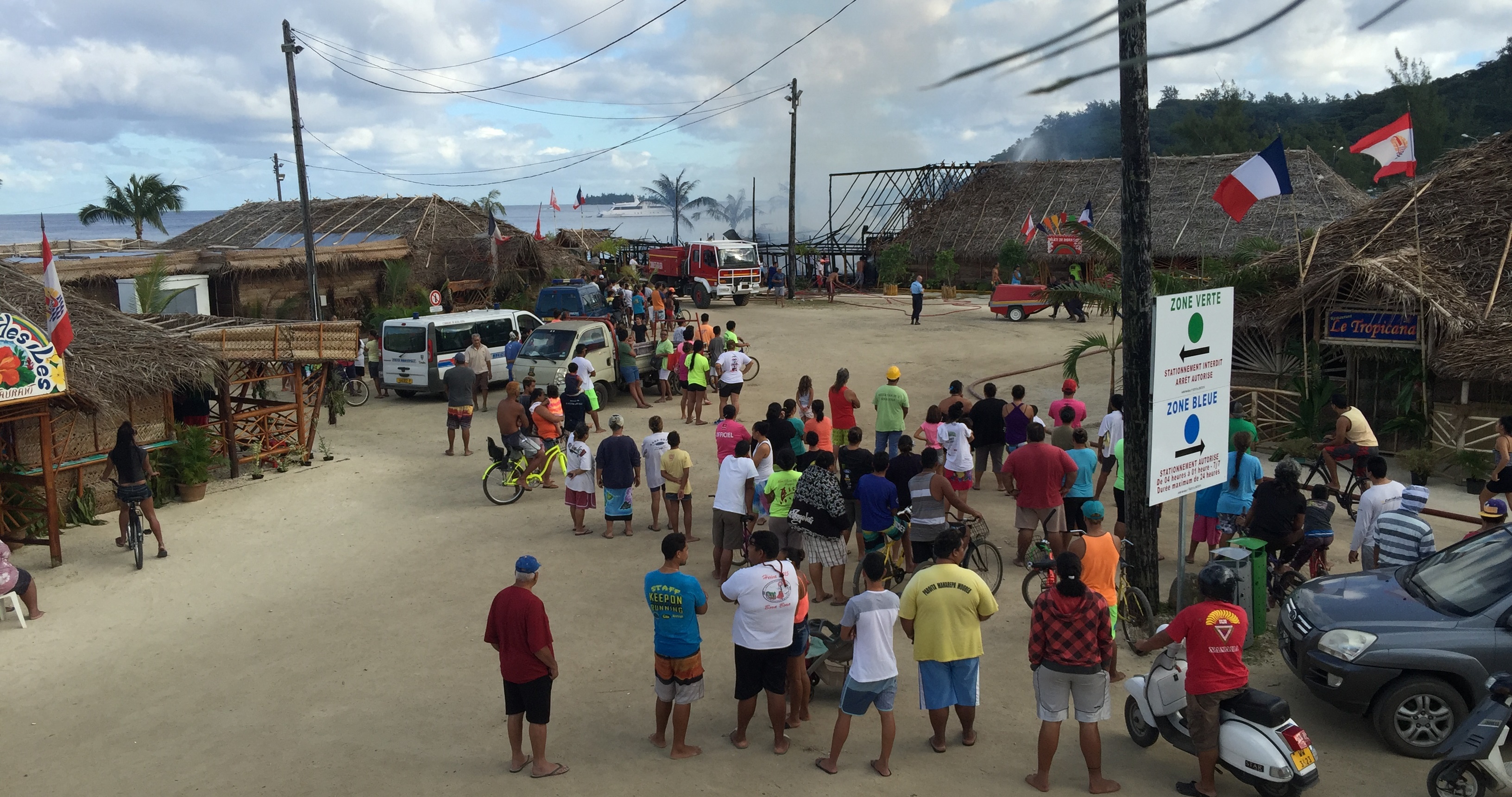 Une baraque foraine prend feu à Bora Bora