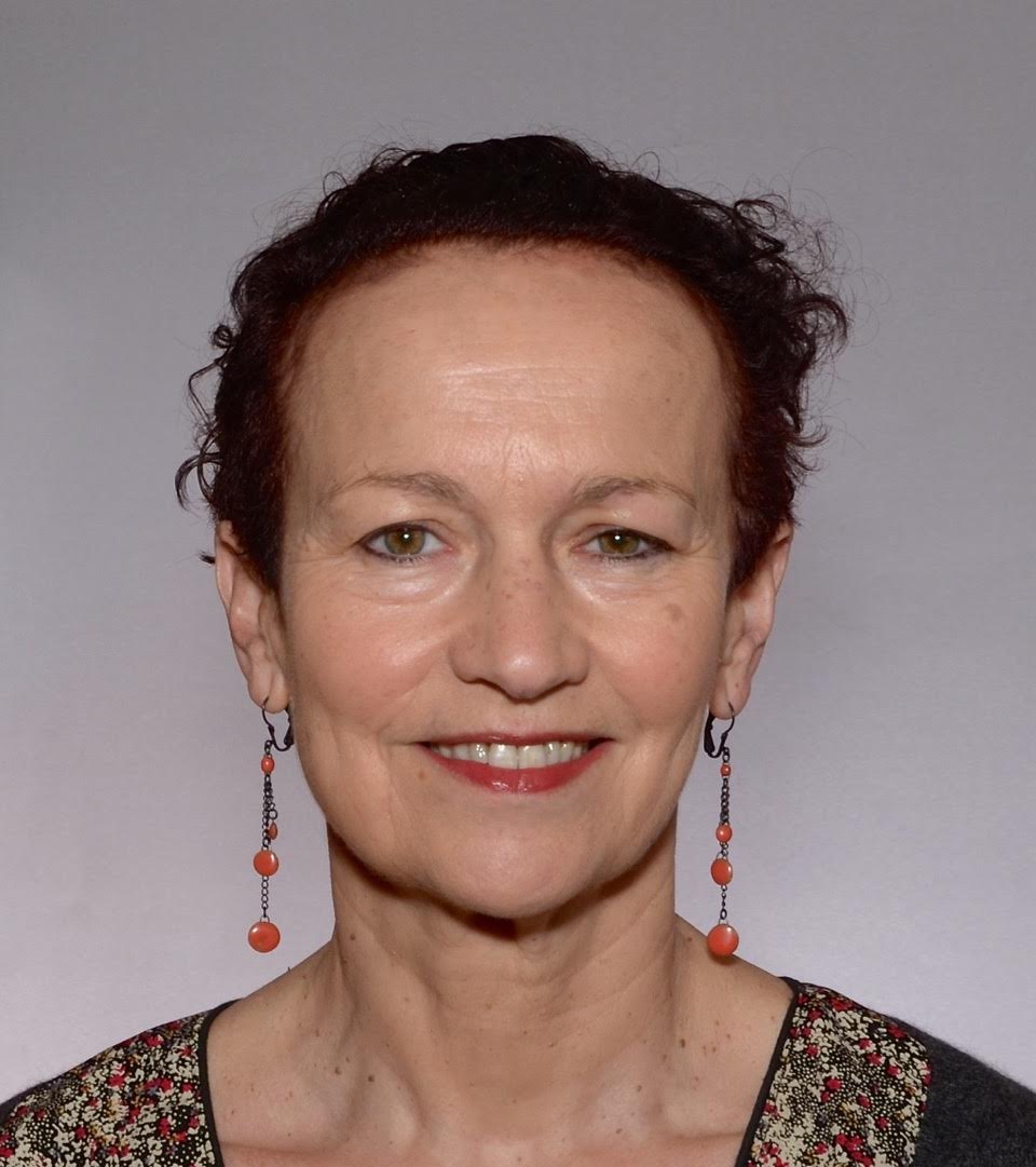 Cette formation est assurée par Yvonne Paire, spécialiste de l’anatomie du corps de la danse, qui enseigne notamment cette discipline au Conservatoire national supérieur de danse de Paris.