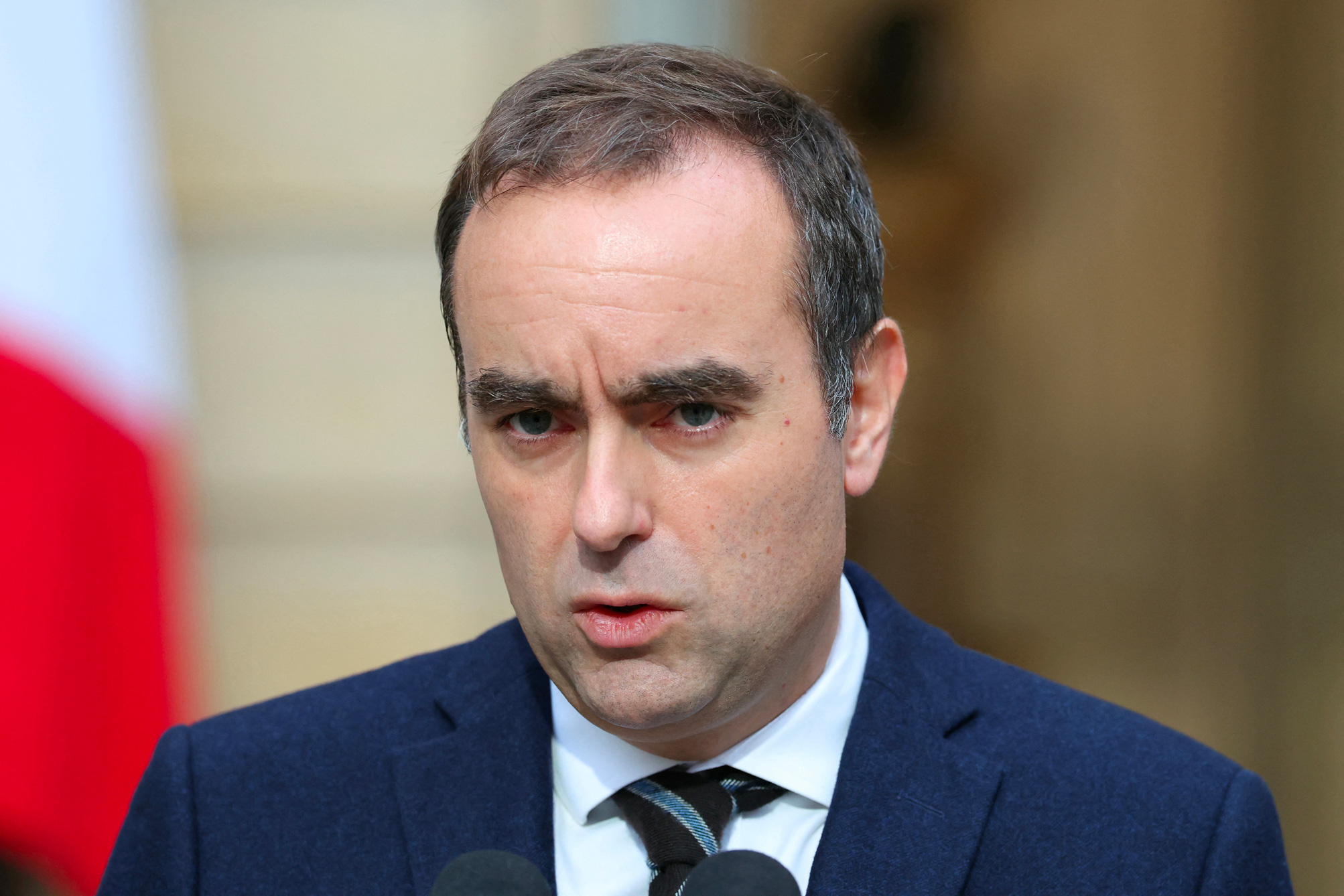 Budget : Lecornu tend la main aux socialistes tentés par la censure