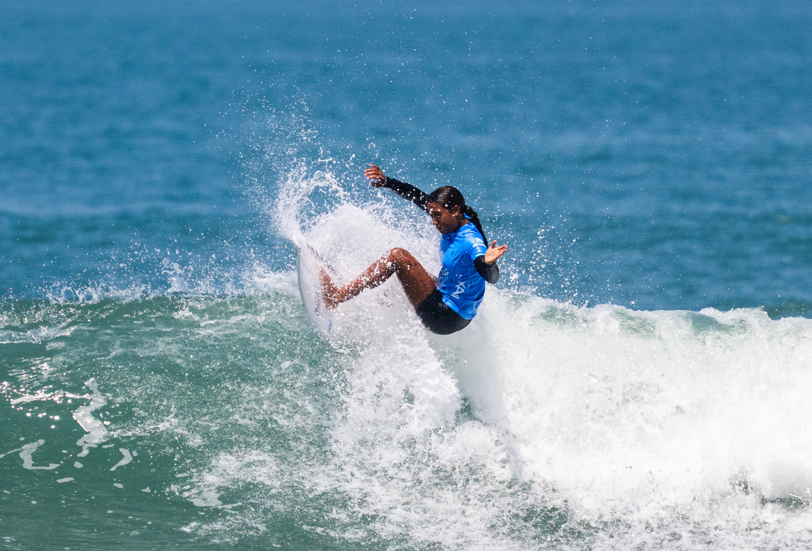 Surf - Aelan Vaast sort d’entrée face à Kiara Goold