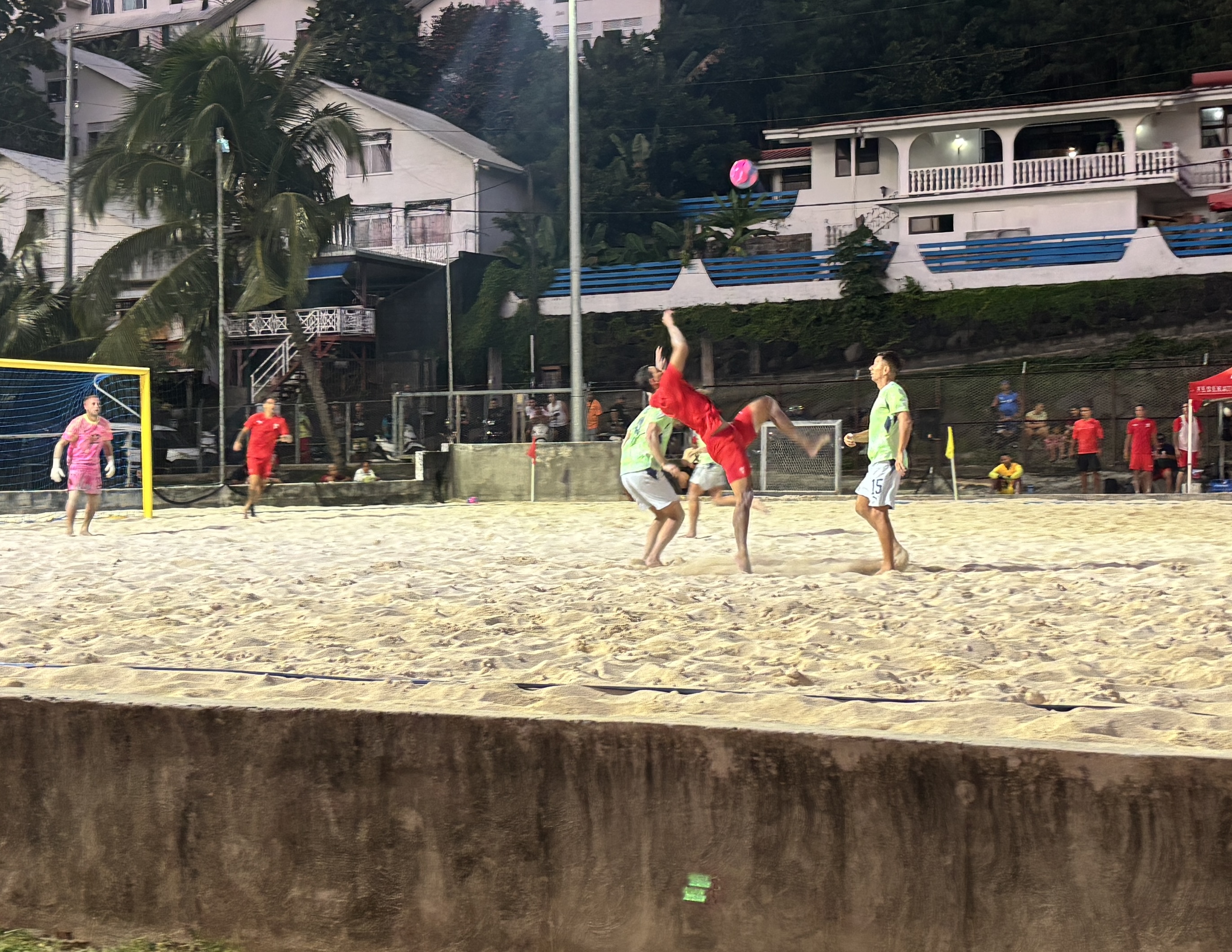 Beach soccer - Les Tiki Toa perdent la première manche contre la Suisse