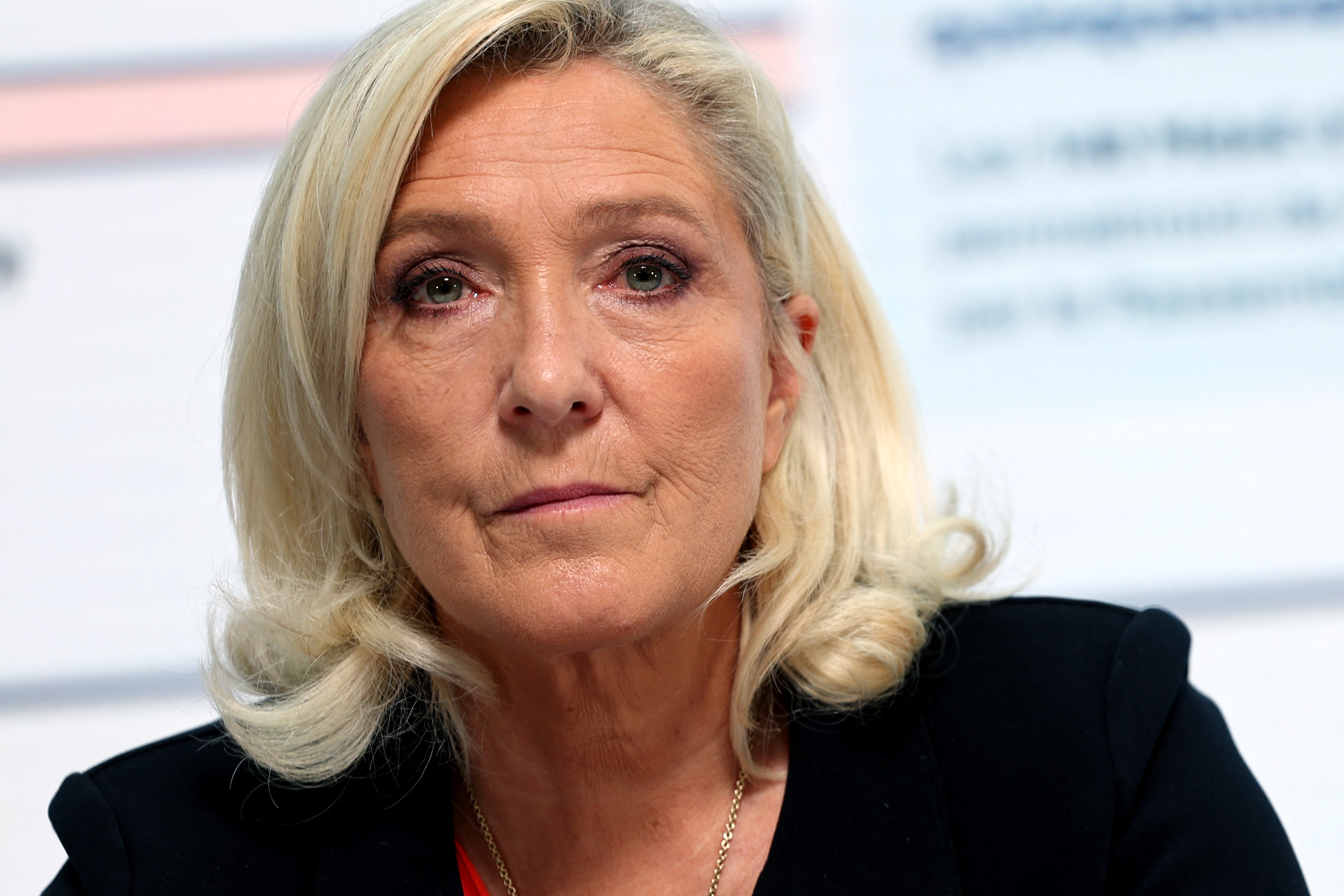 ​Présidentielle : en quête de crédibilité budgétaire, Le Pen promet un "effort radical" de "140 milliards net"