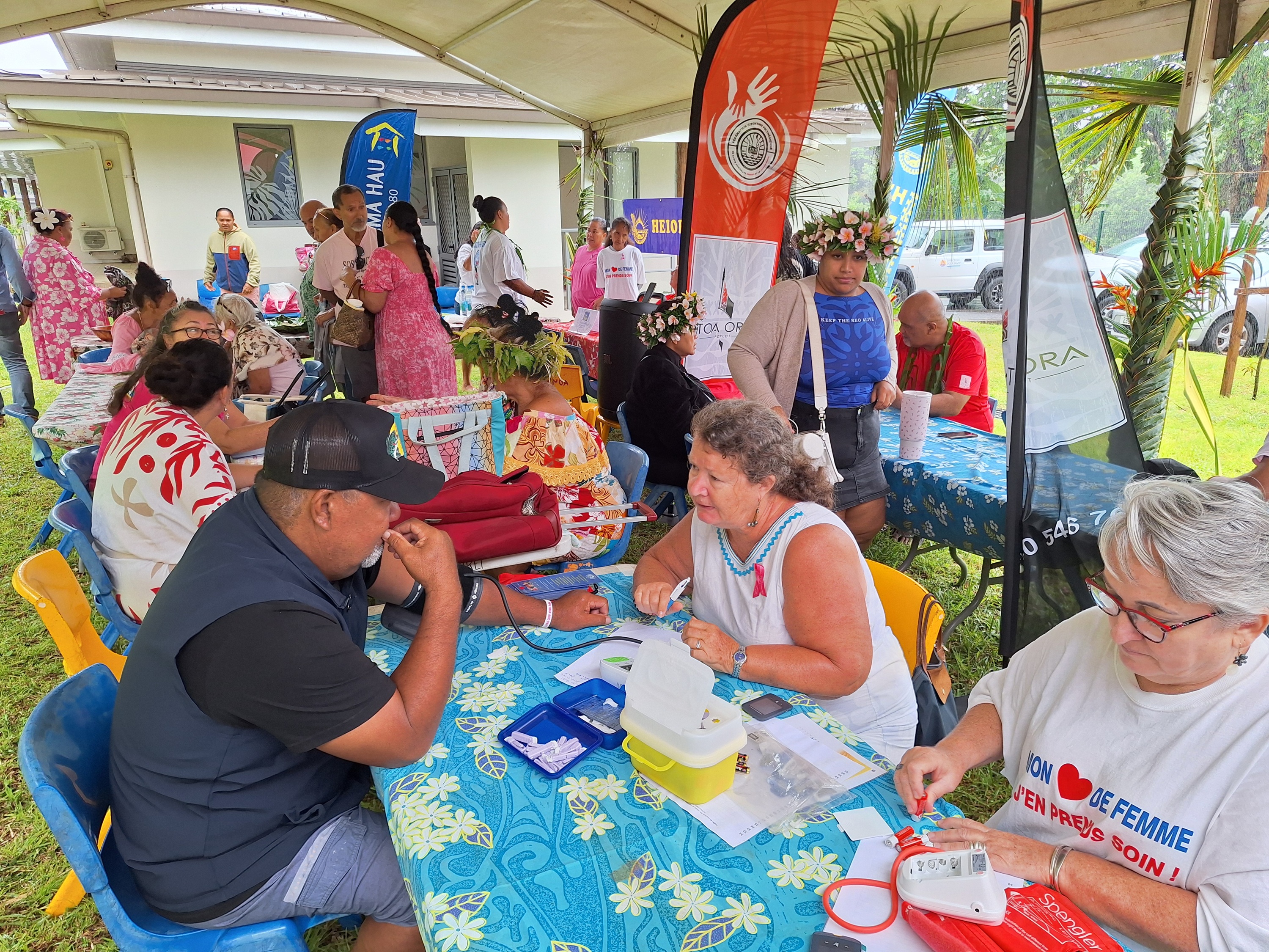 Plusieurs stands et conférences ont animé cette matinée de promotion de la santé (Crédit : Anne-Charlotte Lehartel).