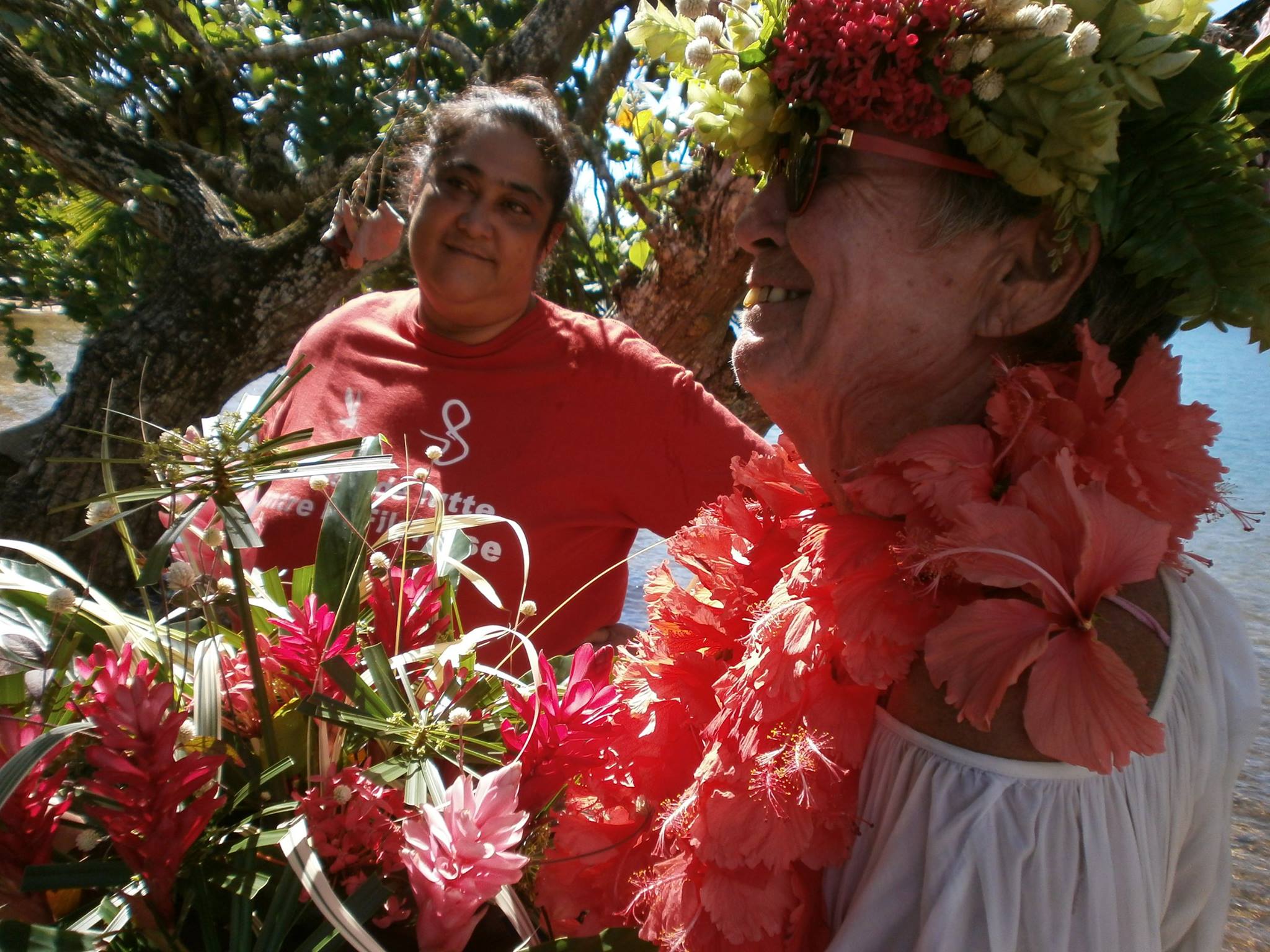 A 70 ans, elle part de France et rejoint Tahiti sur un voilier de 6,5m