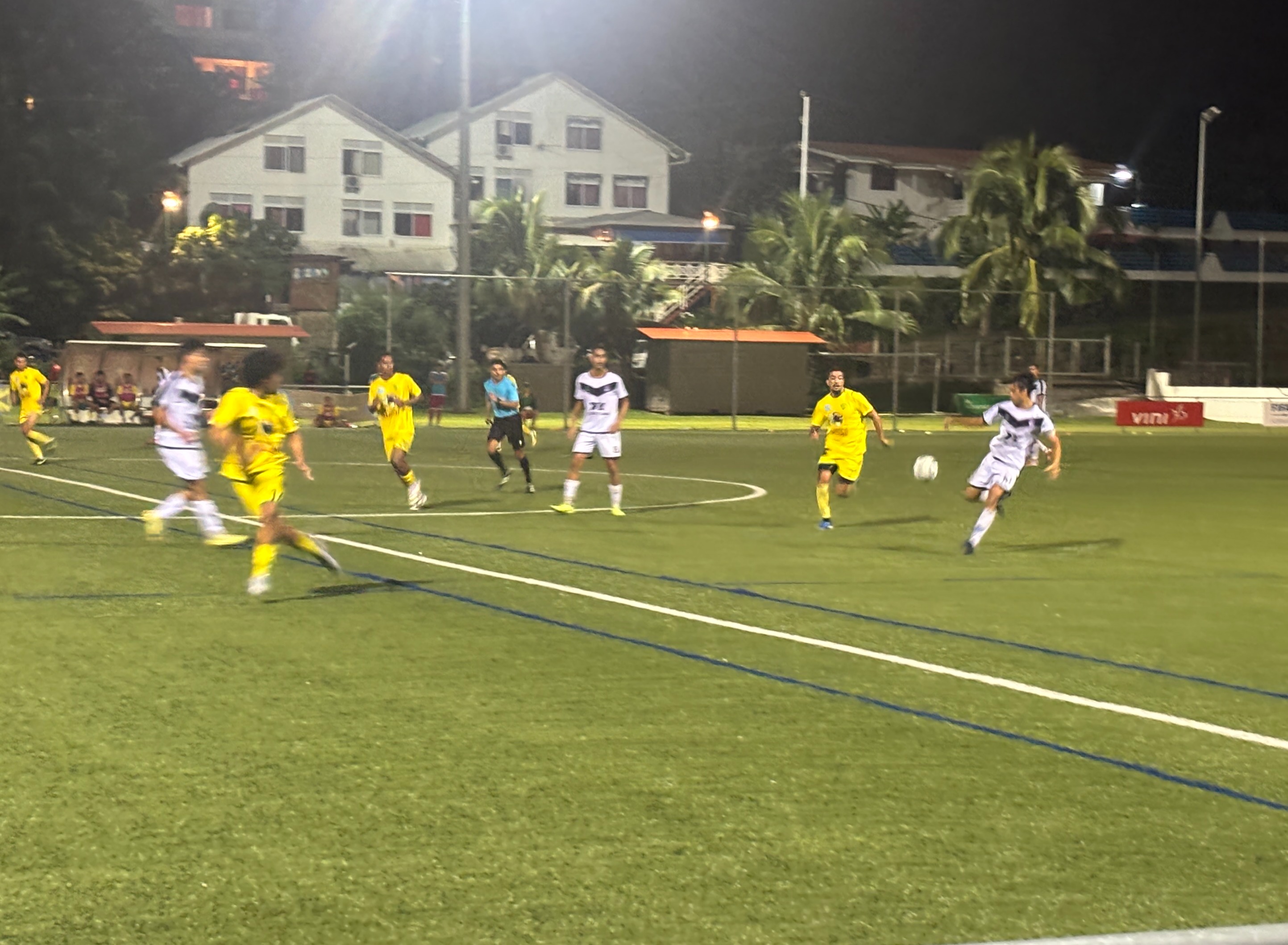 Football - Vénus fait tomber le champion !