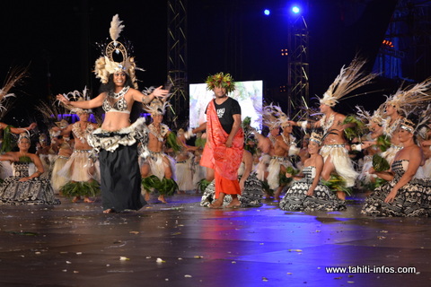 Moment d'émotion pour le chef du groupe Anthony Tirao qui avait couronné juste avant ses parents "fa'a'amu".