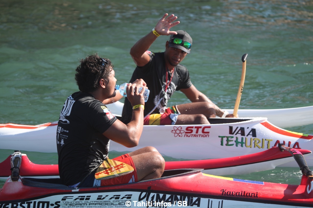 Une arrivée au coude à coude entre les deux rameurs de Shell
