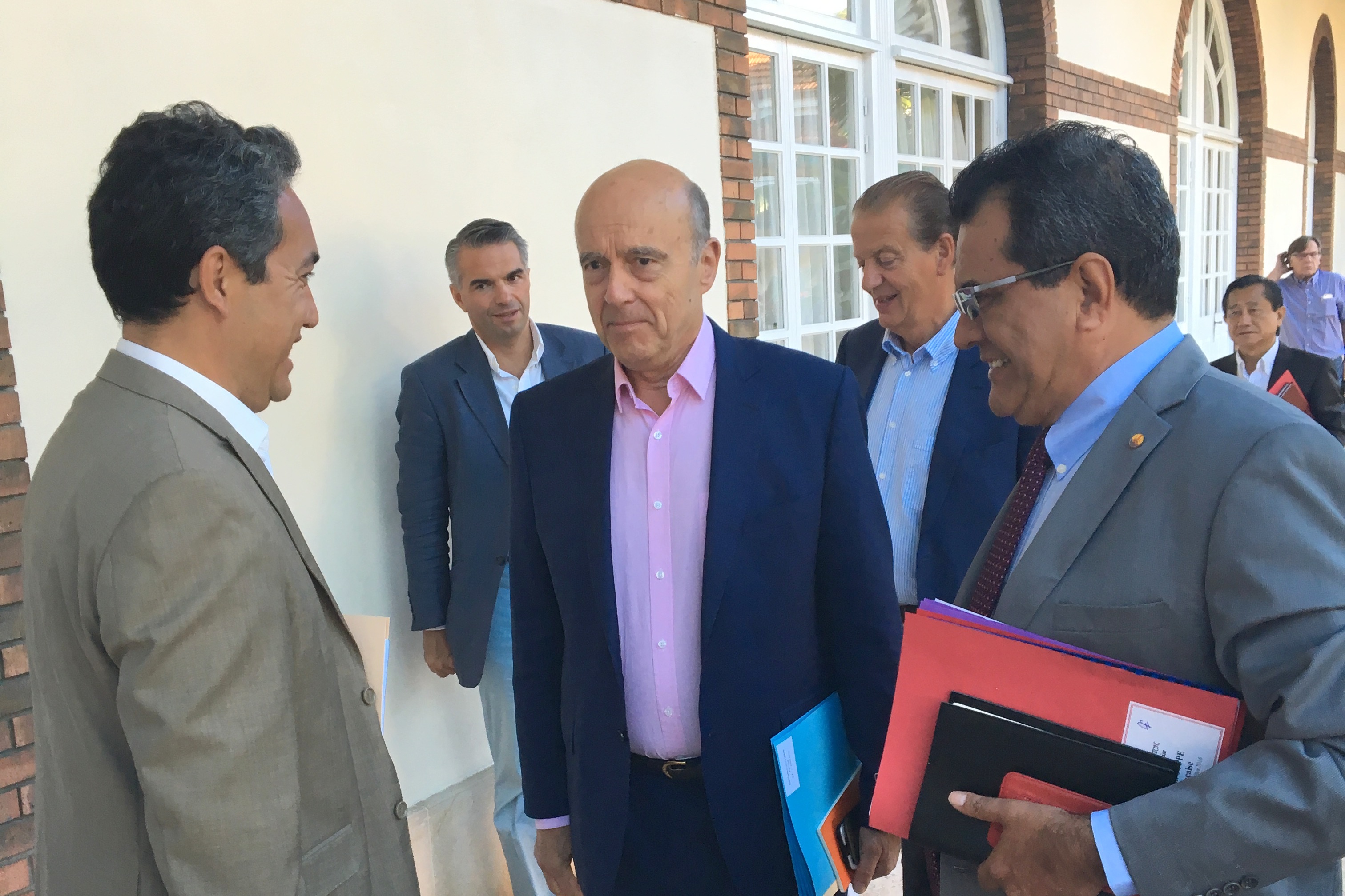 Marcel Tuihani s’est présenté es qualité président de l’assemblée, lundi à la présidence pour une réunion de travail organisée par le gouvernement avec Alain Juppé.